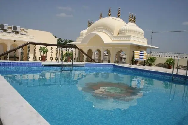 Khandela Haveli A Heritage Boutique Hotel - Havuz