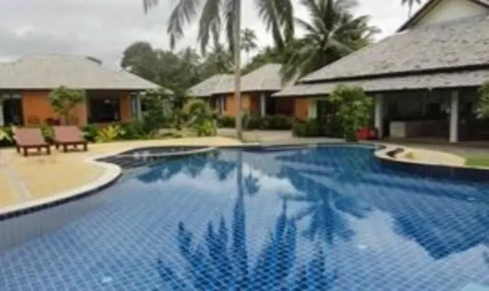 Khanom Sunrise Beach Hotel
