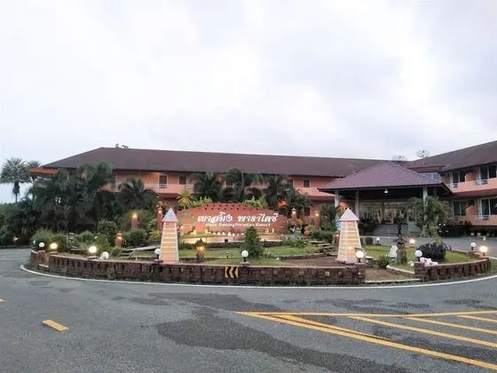 Khao Saming Paradise Resort