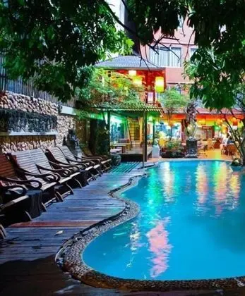 Khaosan Holiday - Havuz