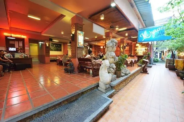 Khaosan Holiday - Öne Çıkan Resim