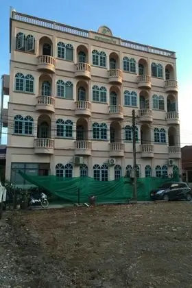 Khok Chang Building