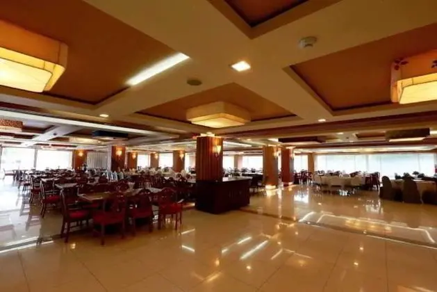 Khum Phucome Hotel - Yeme / İçme