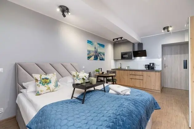 Kielecka Studio With Bathtub by Renters