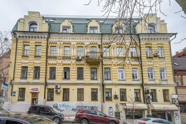 KievApts Sofievskaya 18