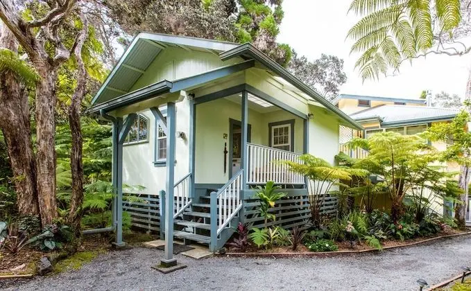 Kilauea Lodge