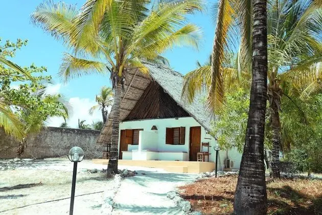 Kilimani Kwetu Beach Hotel
