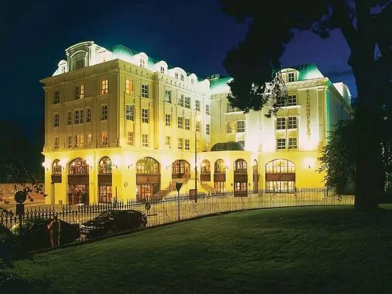 Killarney Plaza Hotel and Spa - Dış Mekan