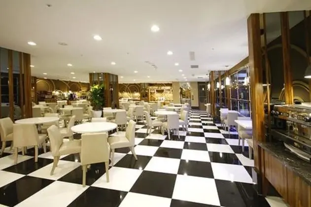 Kindness Hotel - Kaohsiung Main Station - Yerinde Yemek