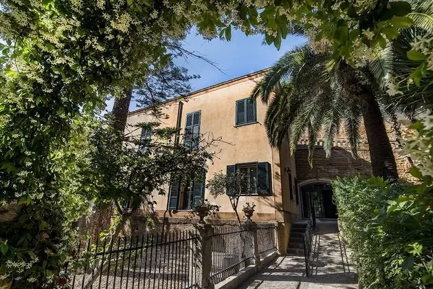 King Arthur's Houses - Dış Mekan