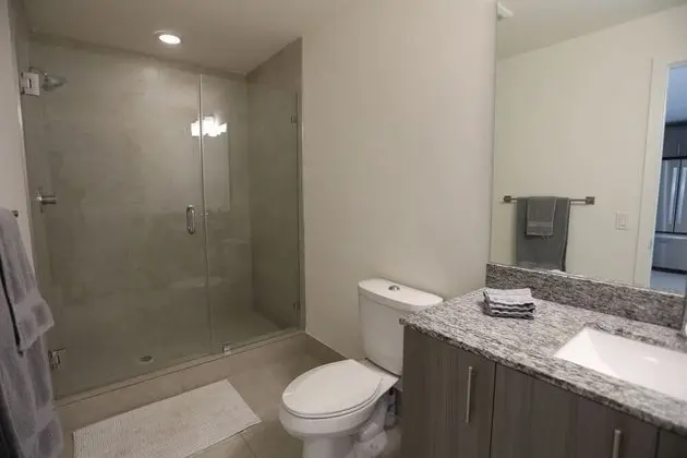King Bed Full Service Apt - Dış Mekan