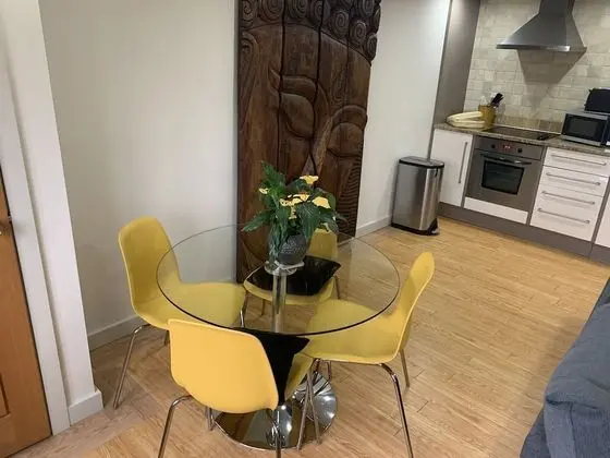 King Canute Apartment - Crown Lettings - Yerinde Yemek