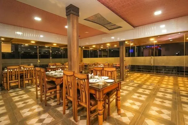 Hotel King Castle - Yerinde Yemek