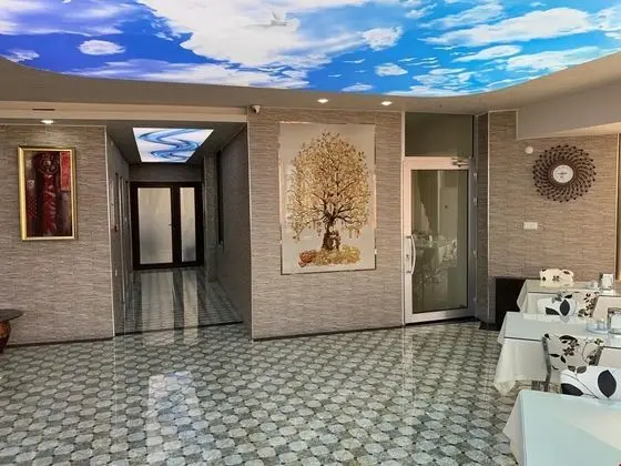 Otel King - Genel