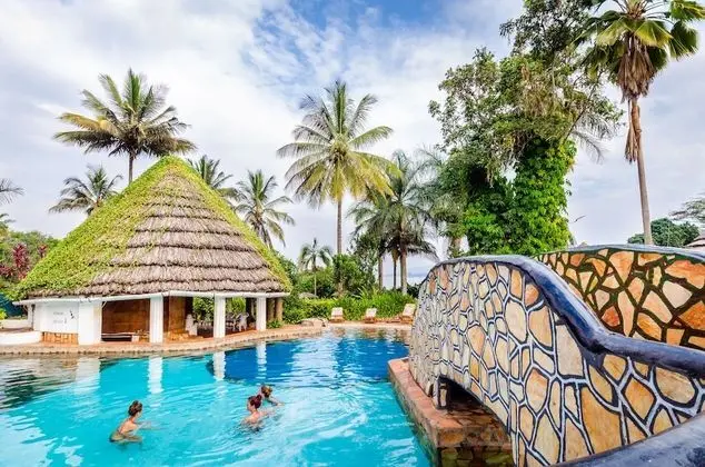 Kingfisher Safaris Resort Hotel - 1