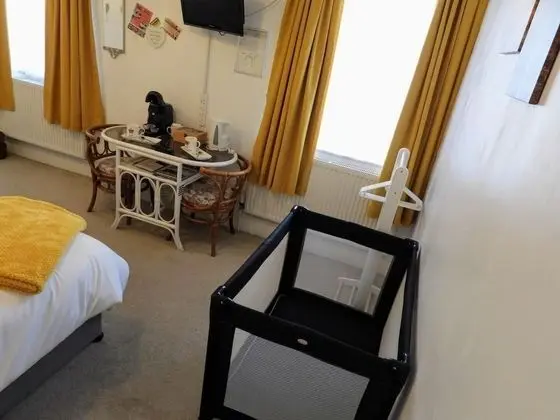 Kings Arms Hotel - Oda