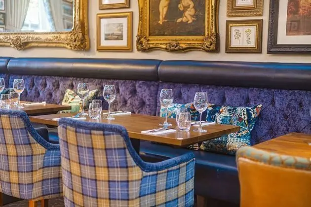 The Kings Arms and Royal Hotel, Godalming, Surrey - Yerinde Yemek