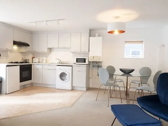 Kings Corner- Townhouse in the city