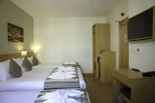 Kings Cross Inn Hotel - Oda