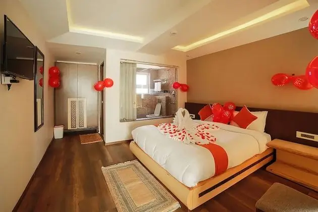 Kings Hotel Rajkuti