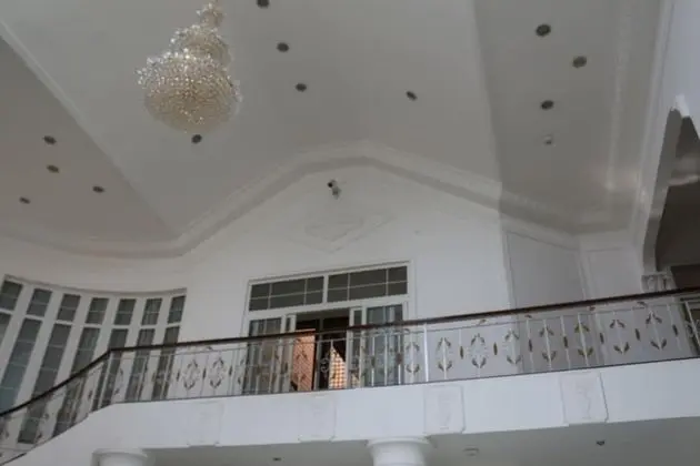 Kingsbridge Royale Hotel