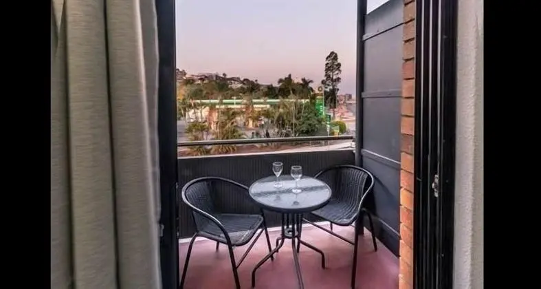 KINGSFORD RIVERSIDE INN