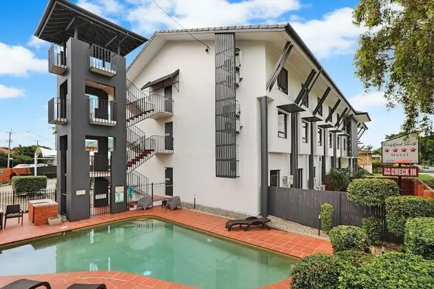 Kingsford Smith Motel - Havuz