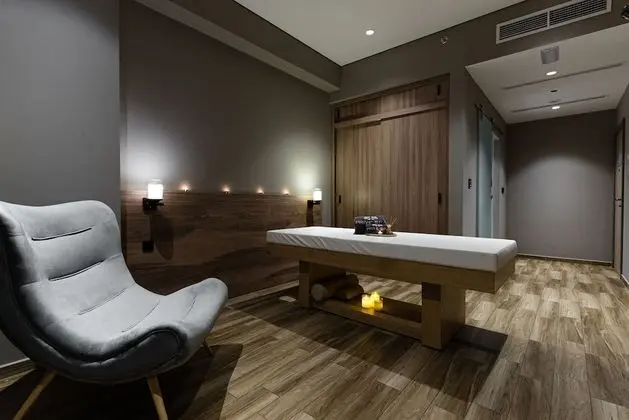 Kingsgate Canal Hotel - Spa