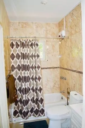 Kingston Guest Apartment at El Gabriel - Banyo Tipleri