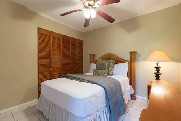 Kingston Most Centrally Located One Bdrm - Oda