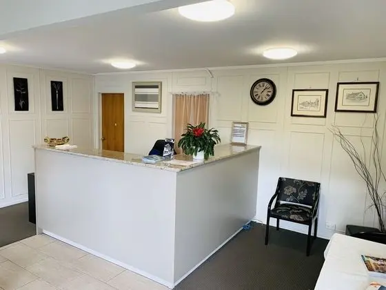 Kingswood Manor Motel - Lobi