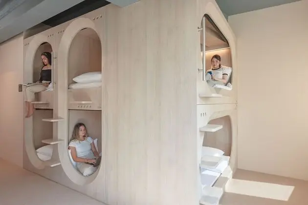 KINN Capsule Hotel (SG Clean) - Oda