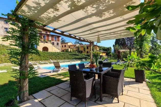Kinzia Farmhouse Apartment Close to Lucca Walls - Oda