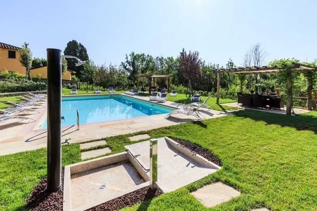 Kinzia Farmhouse Apartment Close to Lucca Walls - Oda