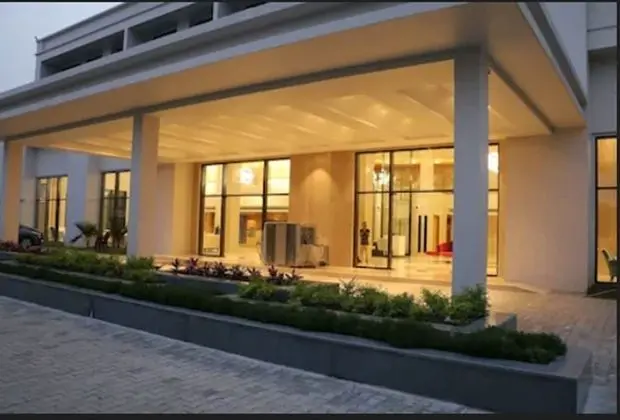 Kiranshree Grand - Dış Mekan