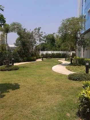 The Kith Condo Garden View - Dış Mekanlar