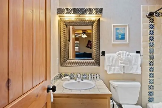 Kiva - Stunning & Lovely With Kiva Fireplace, Walk to the Plaza and the Railyard - Banyo Tipleri