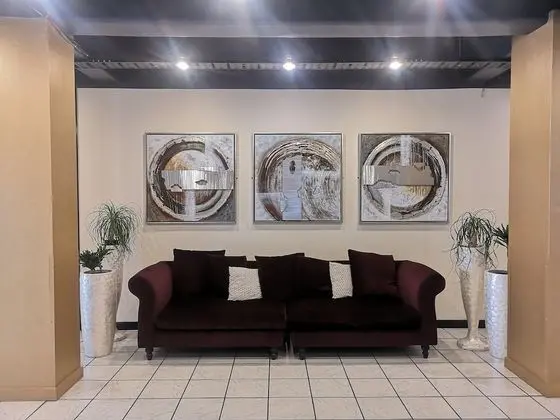 Kiwi International Hotel - Lobi
