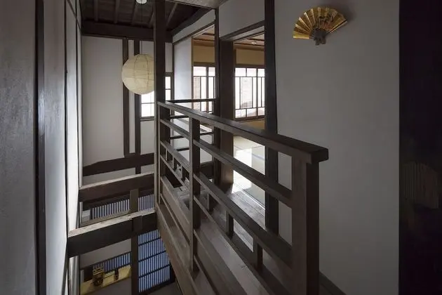 Kiyomizu Gojo Sumitsugu - İç Mekan