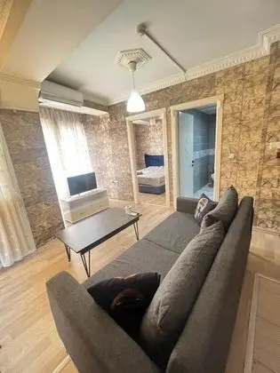 Kızıl Suit House