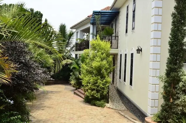 Kizungu Inn
