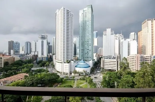 KL Tower Makati by Central Flats