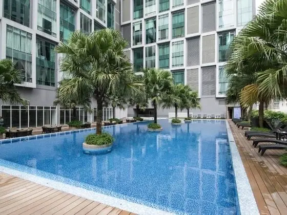 KL101 Service Suite at Soho Suites KLCC - Havuz