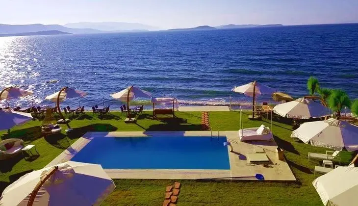 The Klazomenai Marine Hotel
