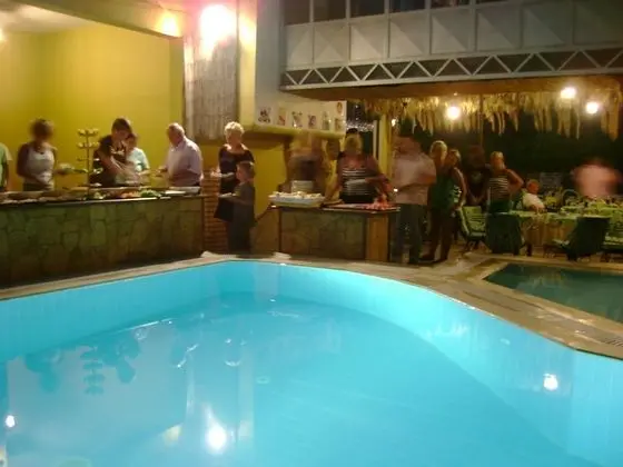 Kleopatra Carina Hotel - Havuz
