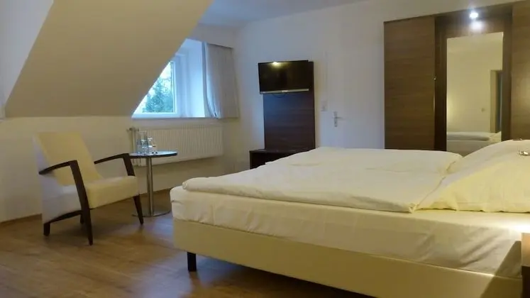 Kluster Hof - 1