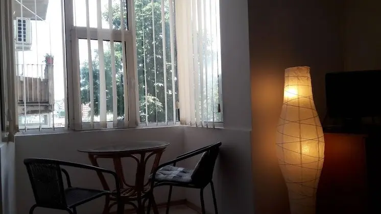 Km 0 Studio Bratianu - Oda