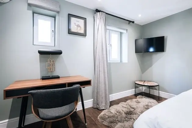 The Knaresborough by Aura Collection - Oda