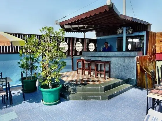 Knight Armour Hotel - Havuz