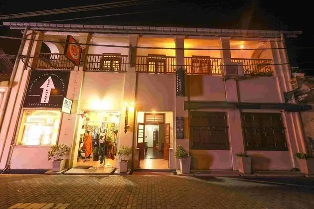 Knight Inn - Dış Mekan